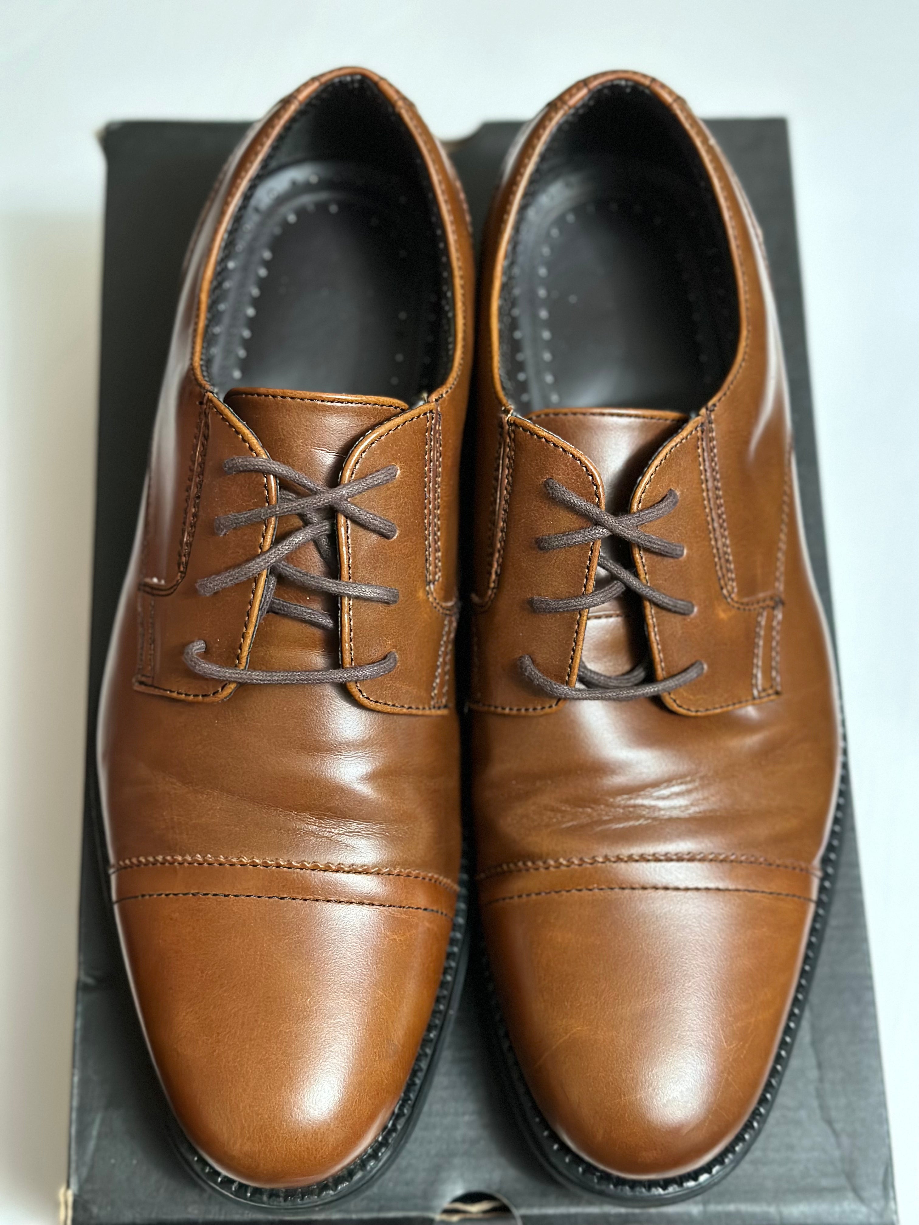 DOCKERS Oxford Brown Dress Shoes in size 11