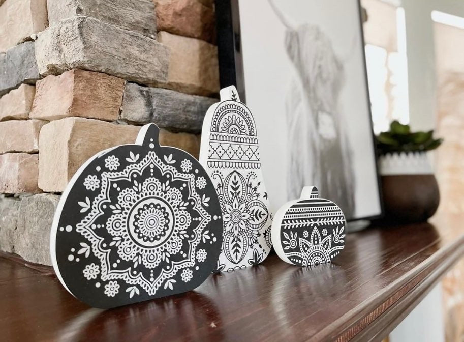 Wooden Pumpkins Cutout Decor